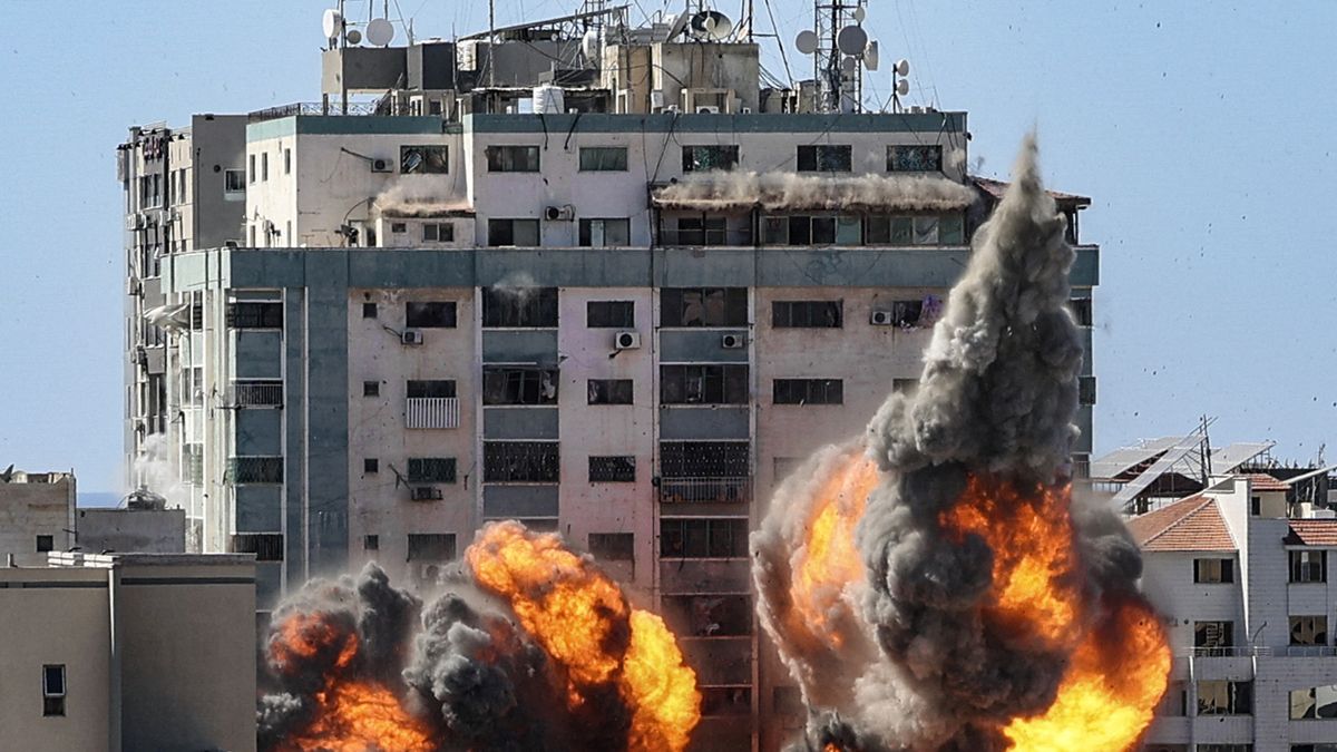 Hamás popřel zprávy o příměří. Bombardování pokračuje